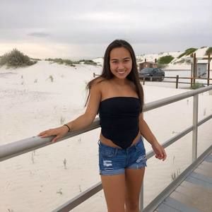 Meet your Posher, Leah